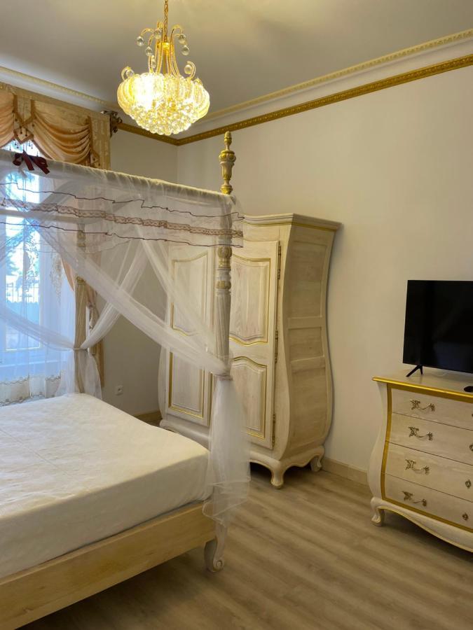 Chambre A Baldaquin Maison De L'Eglise Du Couvent 纳博讷 外观 照片